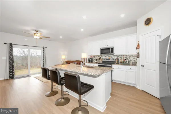 $276,900 | 31 Bloomsbury Street, Falling Waters, WV 25419