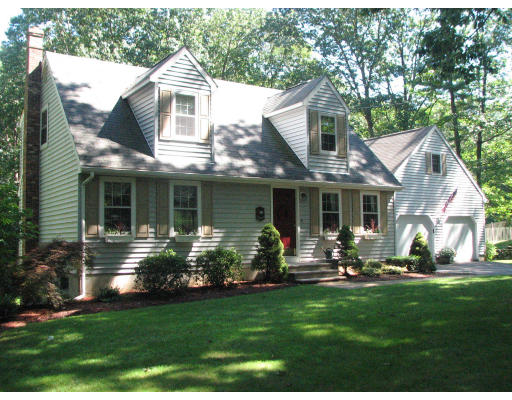 292 Cedar Street Sturbridge, MA 01518 - Photo 1 of 20 a front view of house with yard having outdoor seating