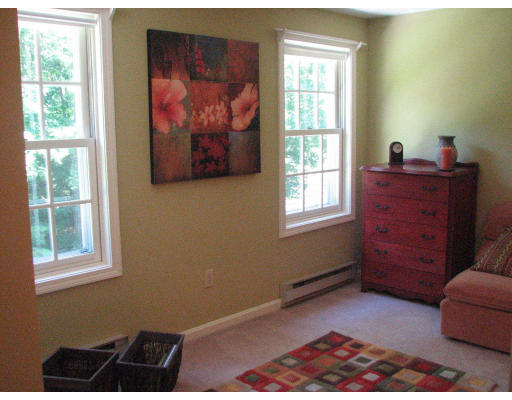 292 Cedar Street Sturbridge, MA 01518 - Photo 13 of 20 a room with furniture and window