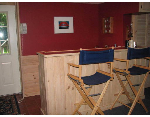292 Cedar Street Sturbridge, MA 01518 - Photo 18 of 20 a living room with a couch