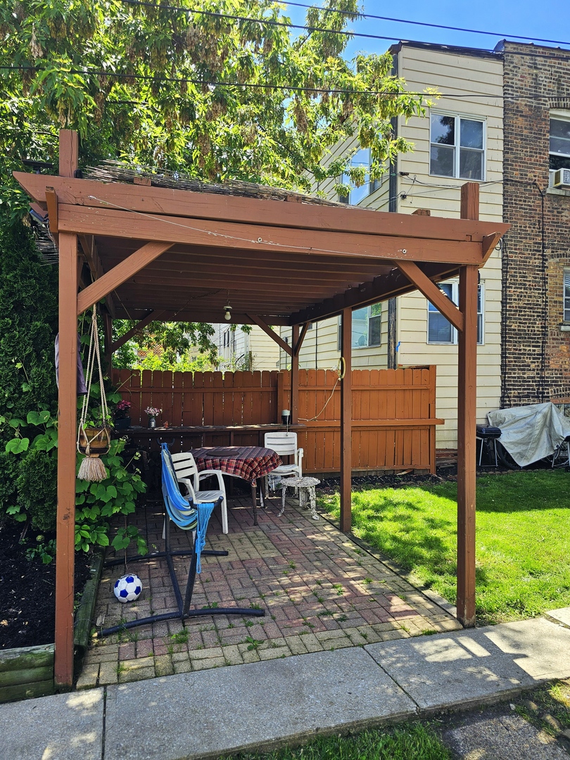 2437 North Central Avenue Chicago, IL 60639 - Photo 3 of 21