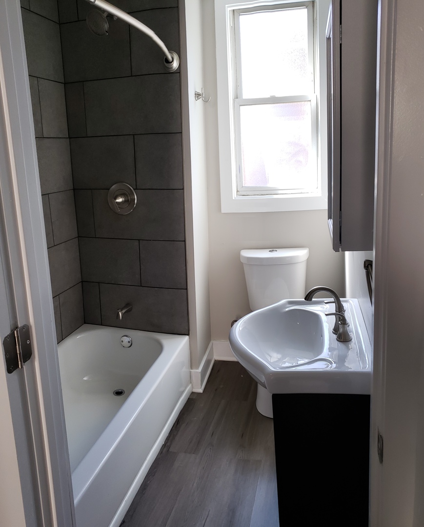 2437 North Central Avenue Chicago, IL 60639 - Photo 10 of 21