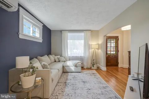 $950,000 | 1943 North Cleveland Street, Arlington, VA 22201