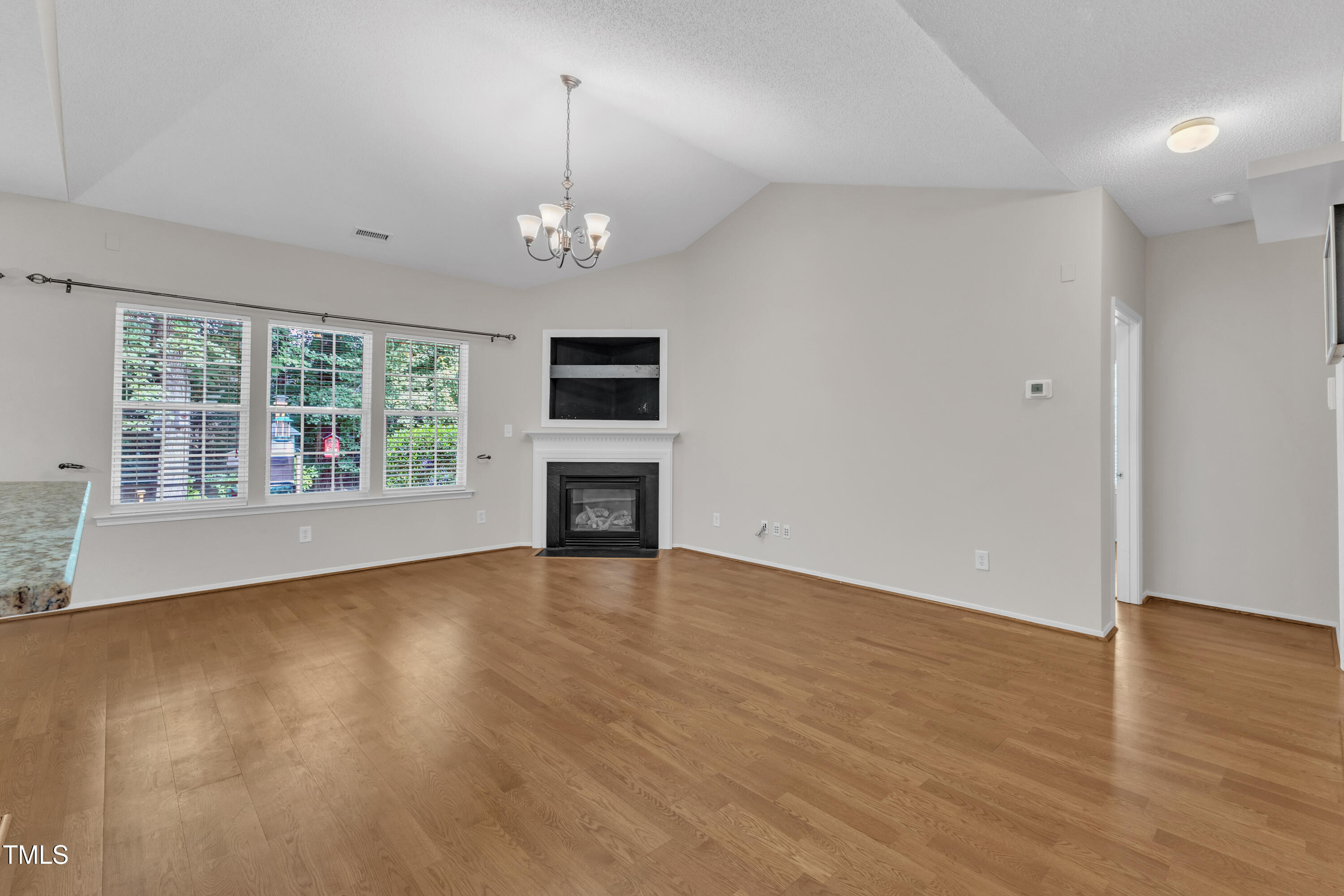 5513 Enoree Lane Raleigh, NC 27616 - Photo 5 of 51 18-5513 Enoree-23