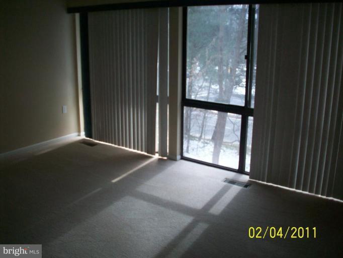 11609 Windbluff Court, Unit 9/009 Reston, VA 20191 - Photo 4 of 26 Bedroom #1