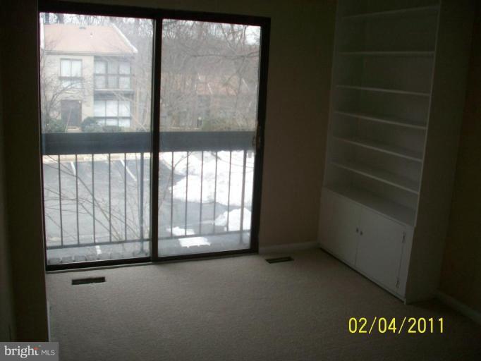 11609 Windbluff Court, Unit 9/009 Reston, VA 20191 - Photo 6 of 26 Bedroom #2