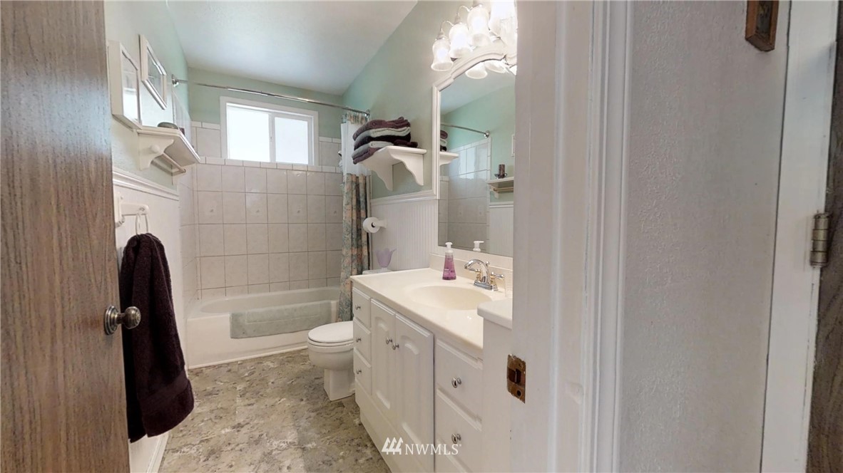 17645 122nd Place Southeast Renton, WA 98058 - Photo 16 of 25 Gallery Image 16