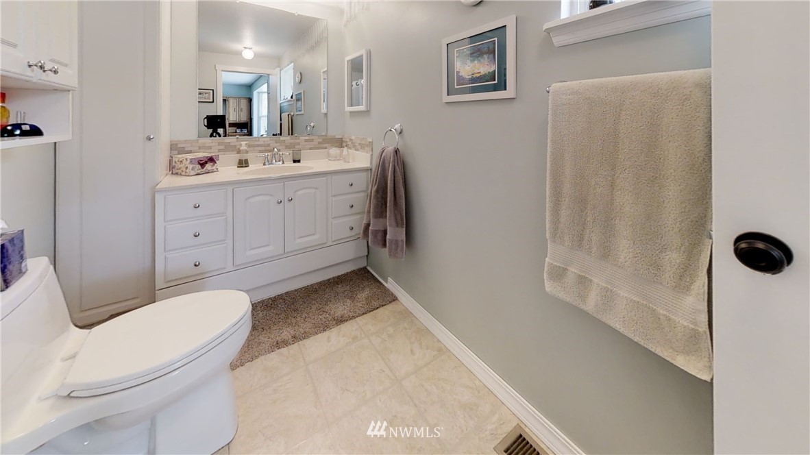 17645 122nd Place Southeast Renton, WA 98058 - Photo 10 of 25 Gallery Image 10