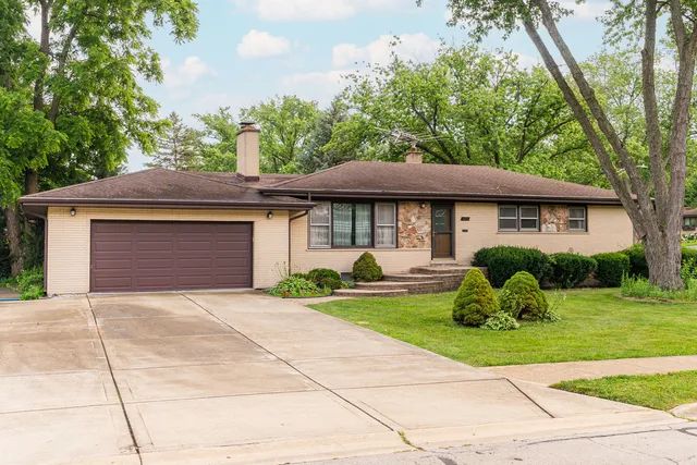 $499,000 | 525 Bunning Drive, Downers Grove, IL 60516