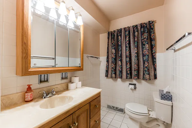 $499,000 | 525 Bunning Drive, Downers Grove, IL 60516