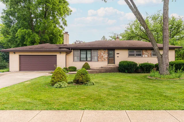 $499,000 | 525 Bunning Drive, Downers Grove, IL 60516