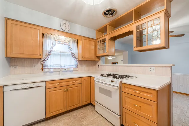 $499,000 | 525 Bunning Drive, Downers Grove, IL 60516