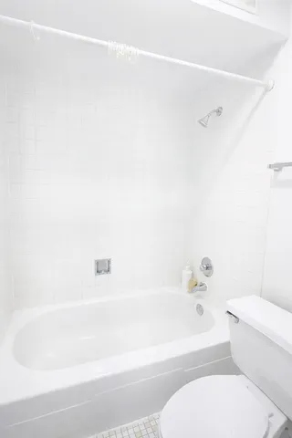 $1,985 | 2650 Brookwood Way Drive, Unit 201B, Rolling Meadows, IL 60008