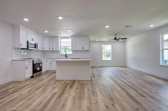 $2,300 | 1204 Ave F, South Houston, TX 77587