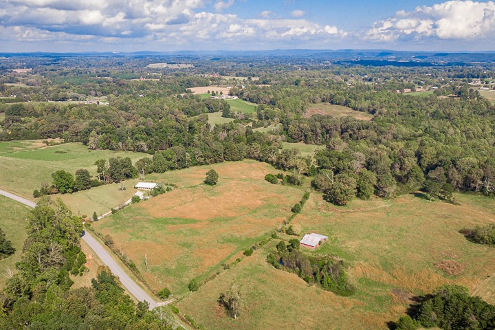 665 Oak Grove Road Sparta, TN 38583 - Photo 3 of 31 Gallery Image 3