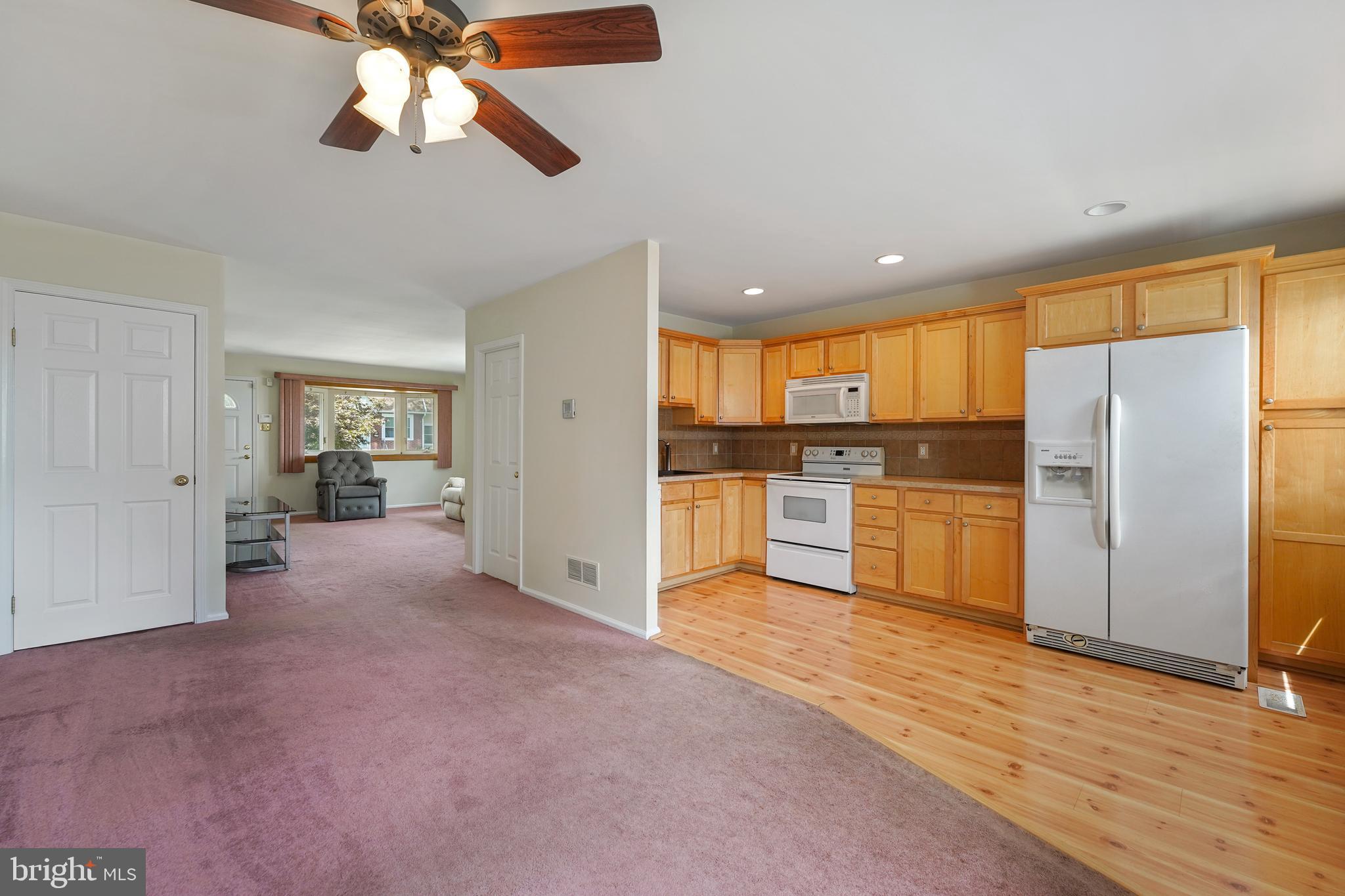 208 Rively Avenue Collingdale, PA 19023 - Photo 13 of 37 Gallery Image 13