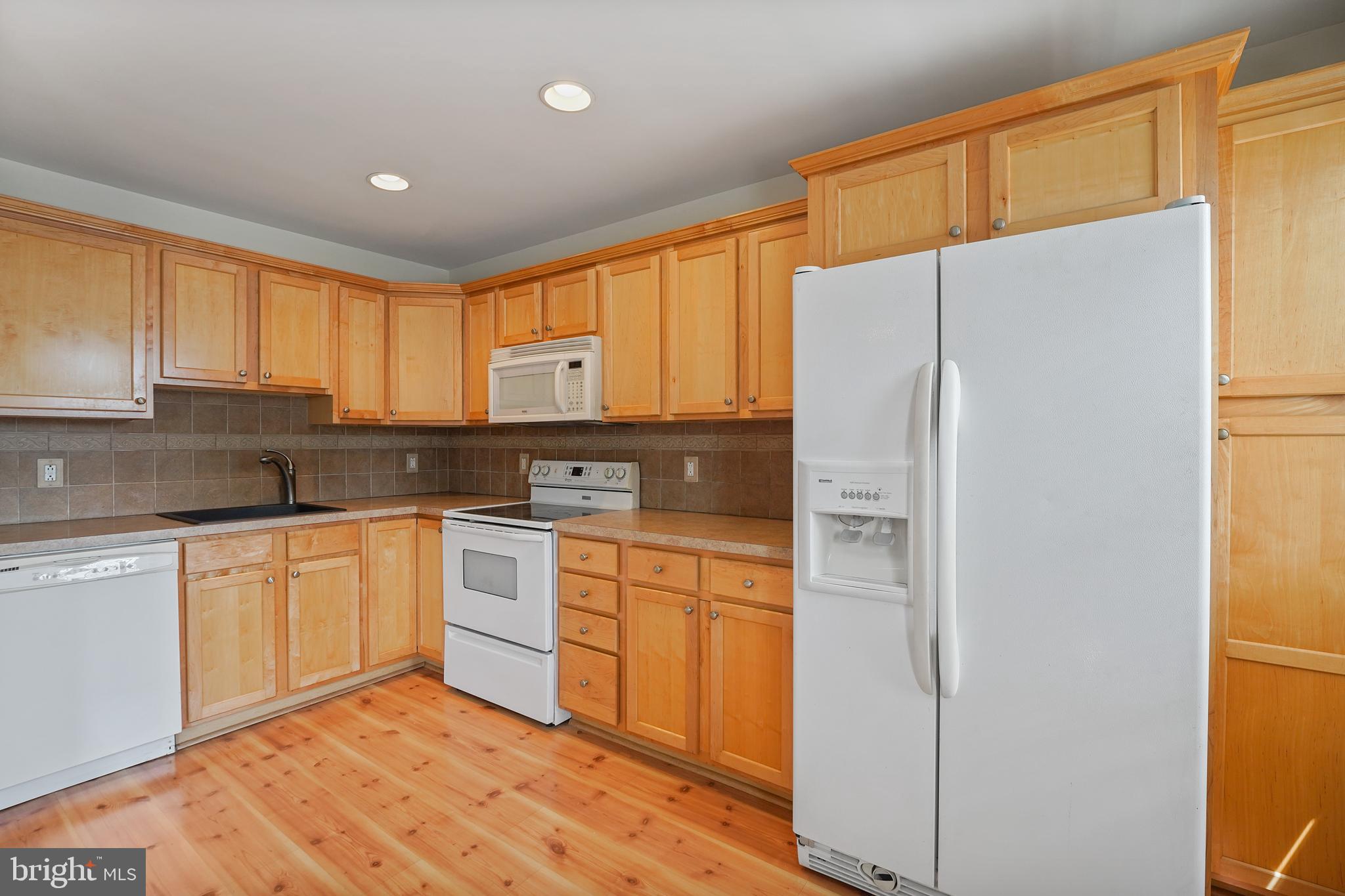 208 Rively Avenue Collingdale, PA 19023 - Photo 14 of 37 Gallery Image 14