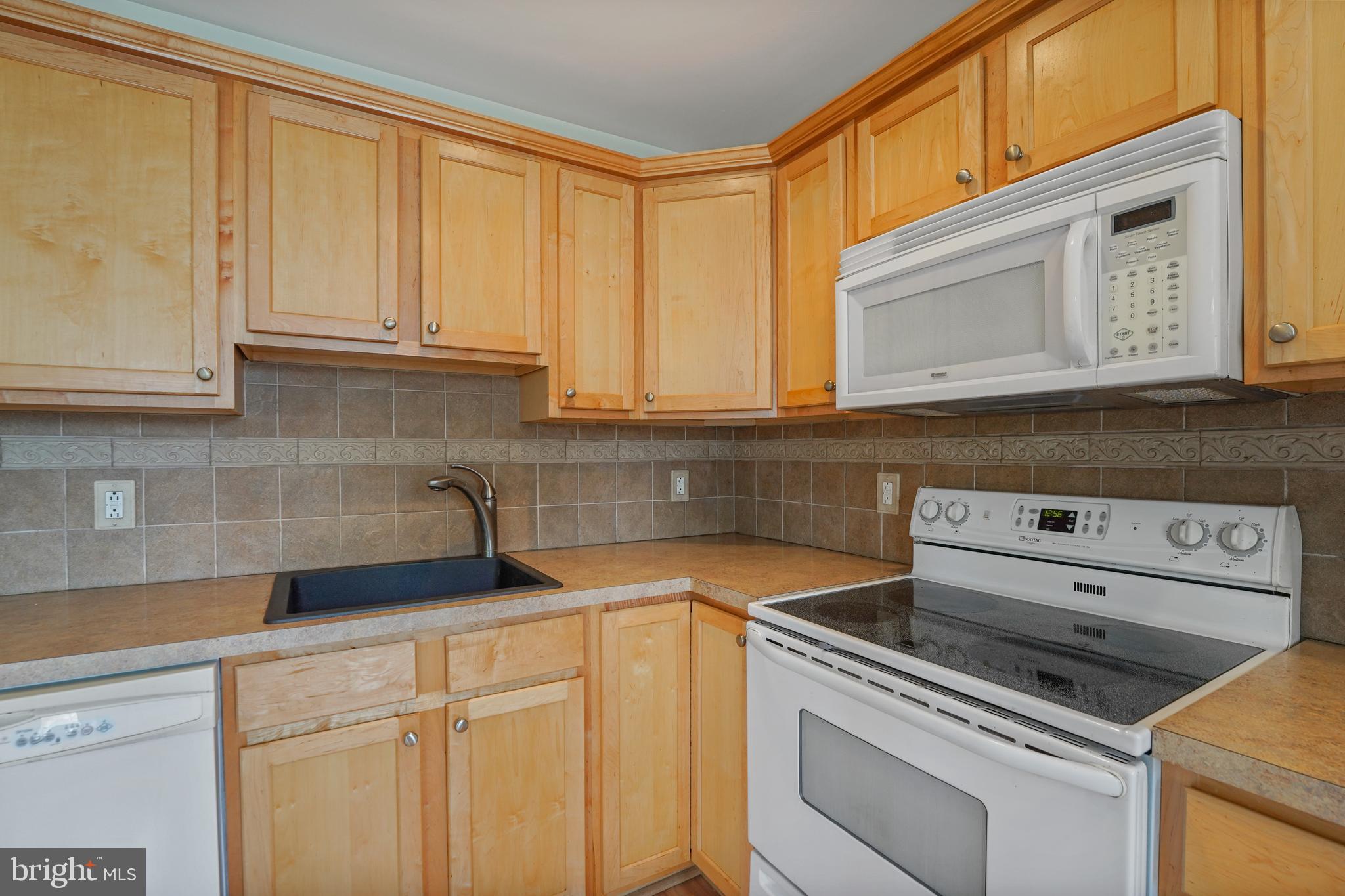 208 Rively Avenue Collingdale, PA 19023 - Photo 15 of 37 Gallery Image 15