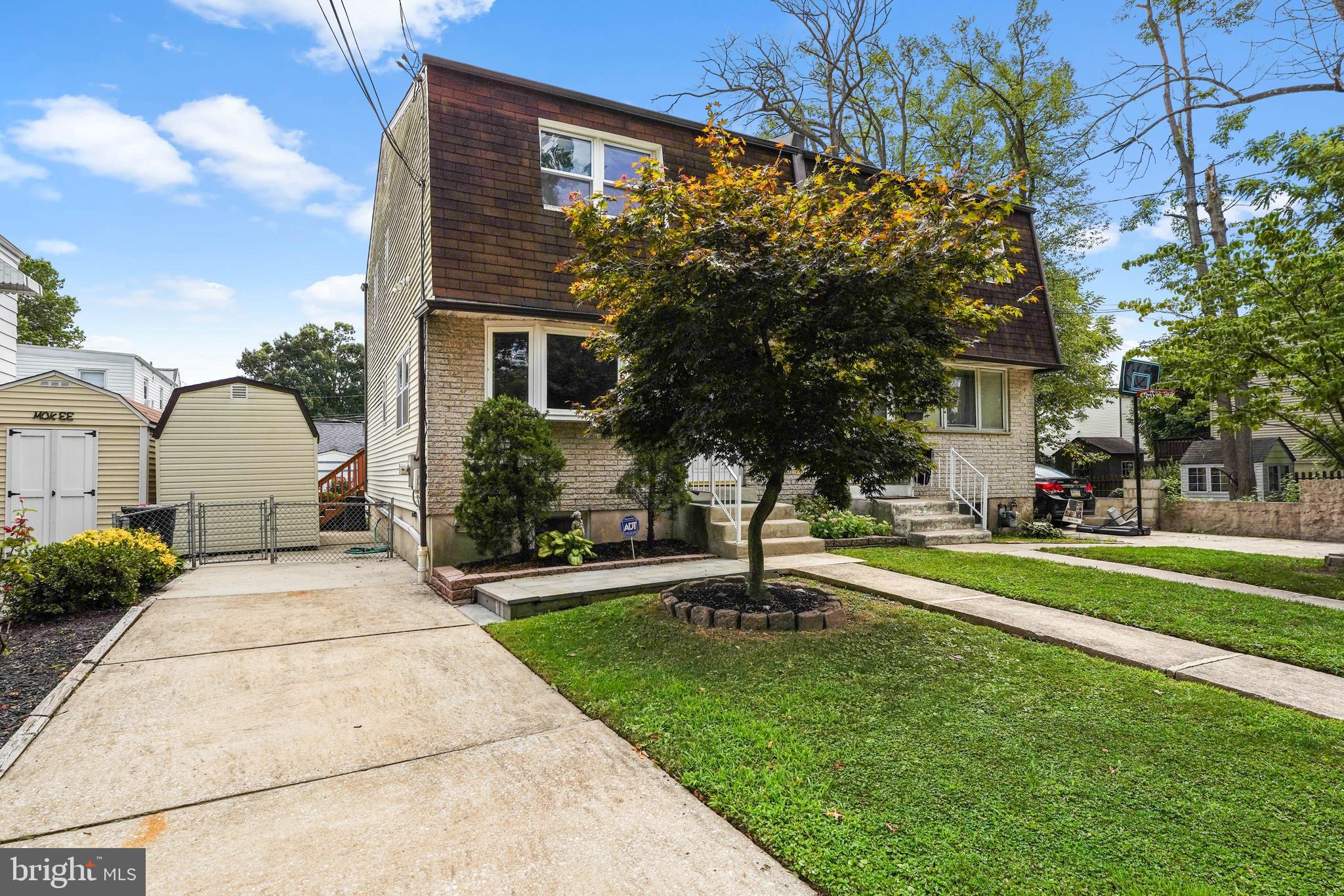 208 Rively Avenue Collingdale, PA 19023 - Photo 3 of 37 Gallery Image 3