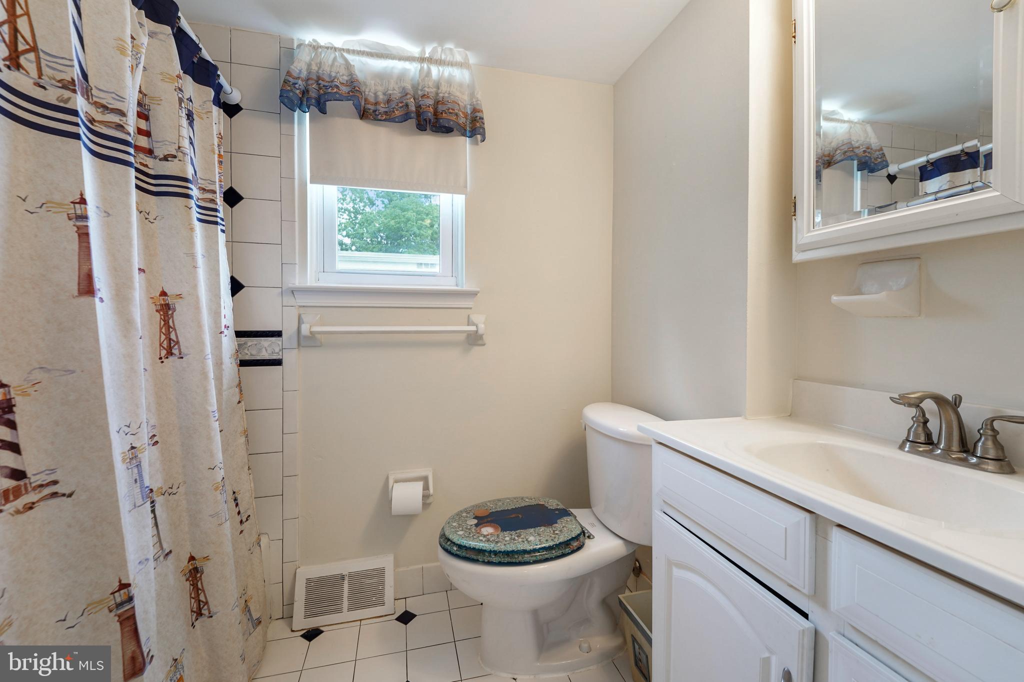 208 Rively Avenue Collingdale, PA 19023 - Photo 21 of 37 Gallery Image 21