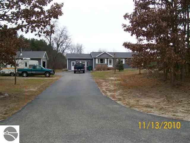 11482 Riley Road Interlochen, MI 49643 - Photo 11 of 14 1722557-10.JPG