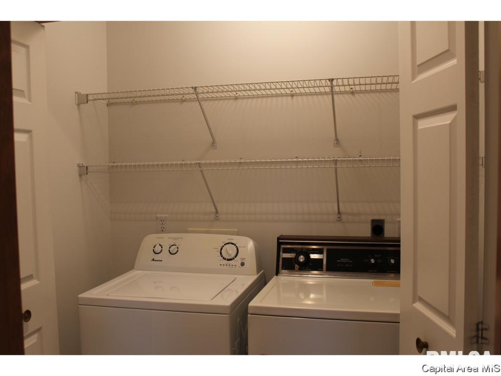 2720 Walter Road Springfield, IL 62703 - Photo 11 of 16