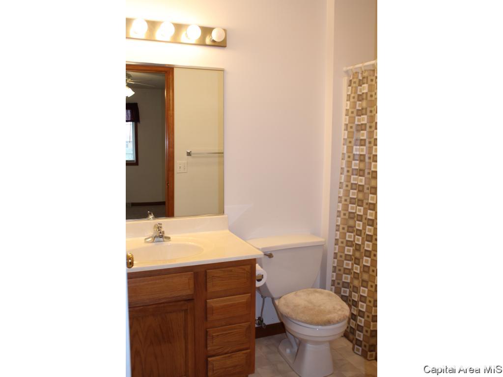 2720 Walter Road Springfield, IL 62703 - Photo 13 of 16