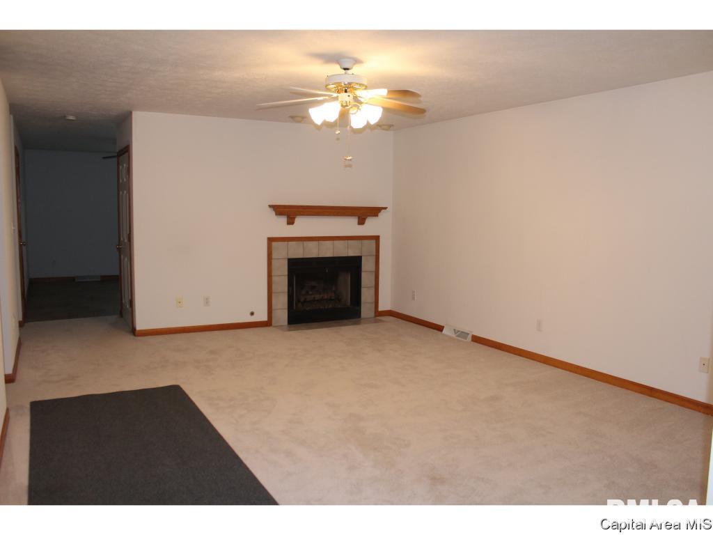 2720 Walter Road Springfield, IL 62703 - Photo 4 of 16
