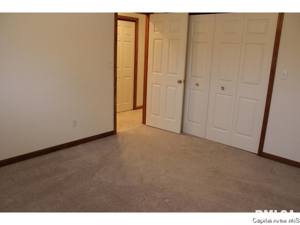 2720 Walter Road Springfield, IL 62703 - Photo 6 of 16