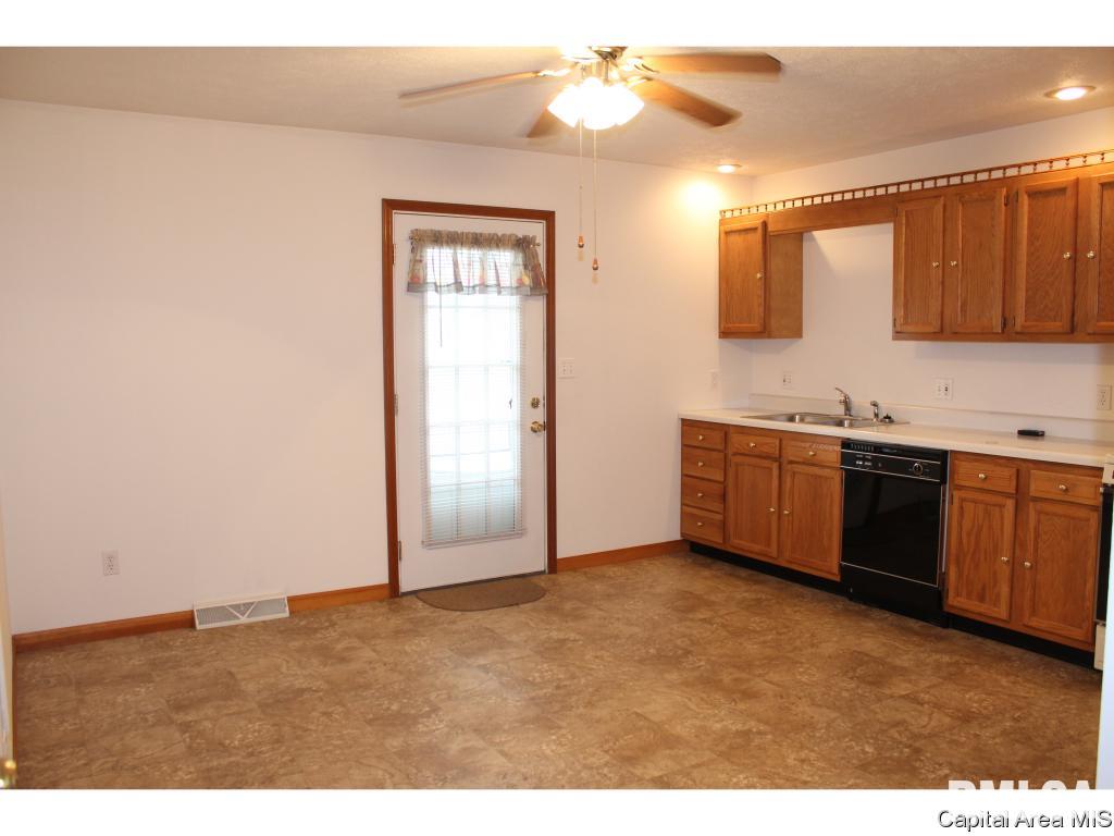 2720 Walter Road Springfield, IL 62703 - Photo 9 of 16