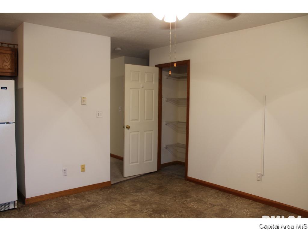 2720 Walter Road Springfield, IL 62703 - Photo 10 of 16
