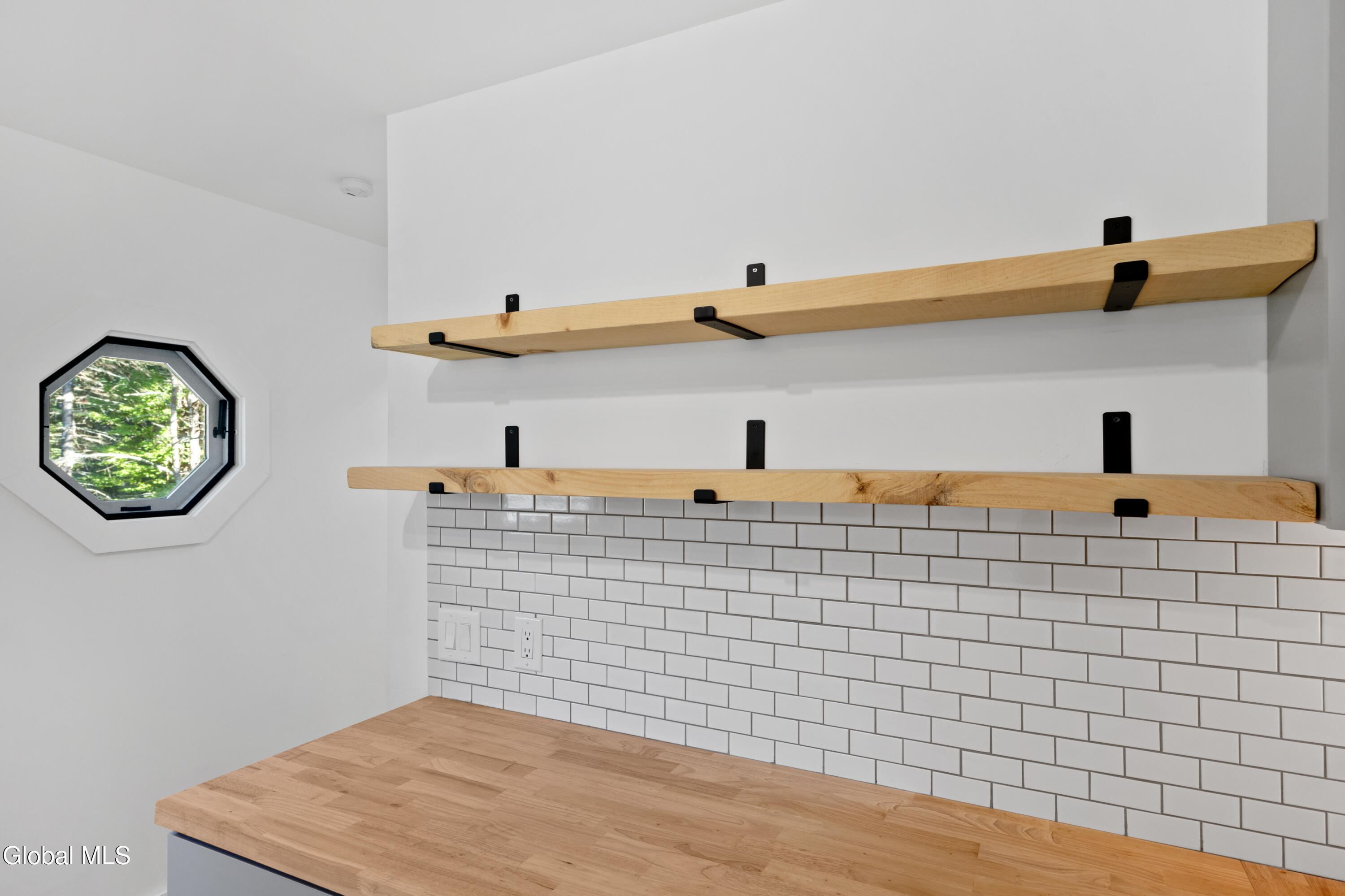 407 Stone Church Road Milton, NY 12020 - Photo 7 of 81 1 (19)