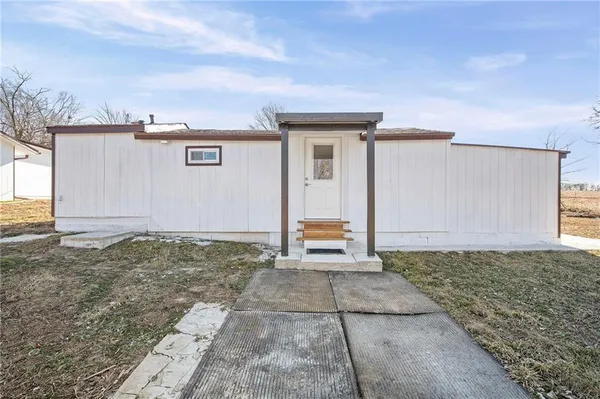 $280,000 | 710 Grant Street, Buckner, MO 64016