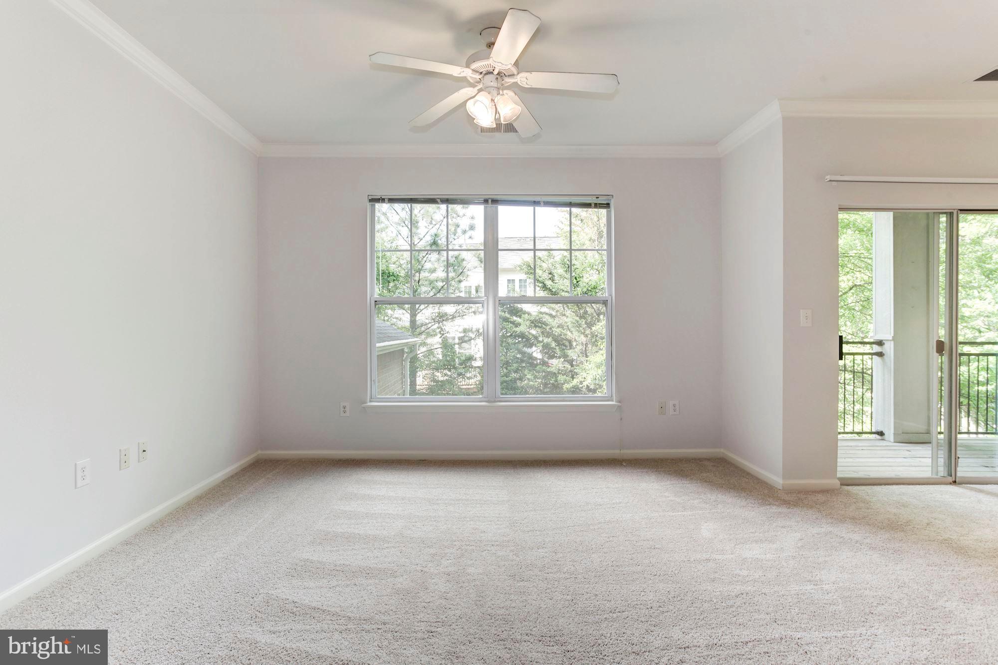 12128 Garden Ridge Lane, Unit 203 Fairfax, VA 22030 - Photo 13 of 40 Living Room