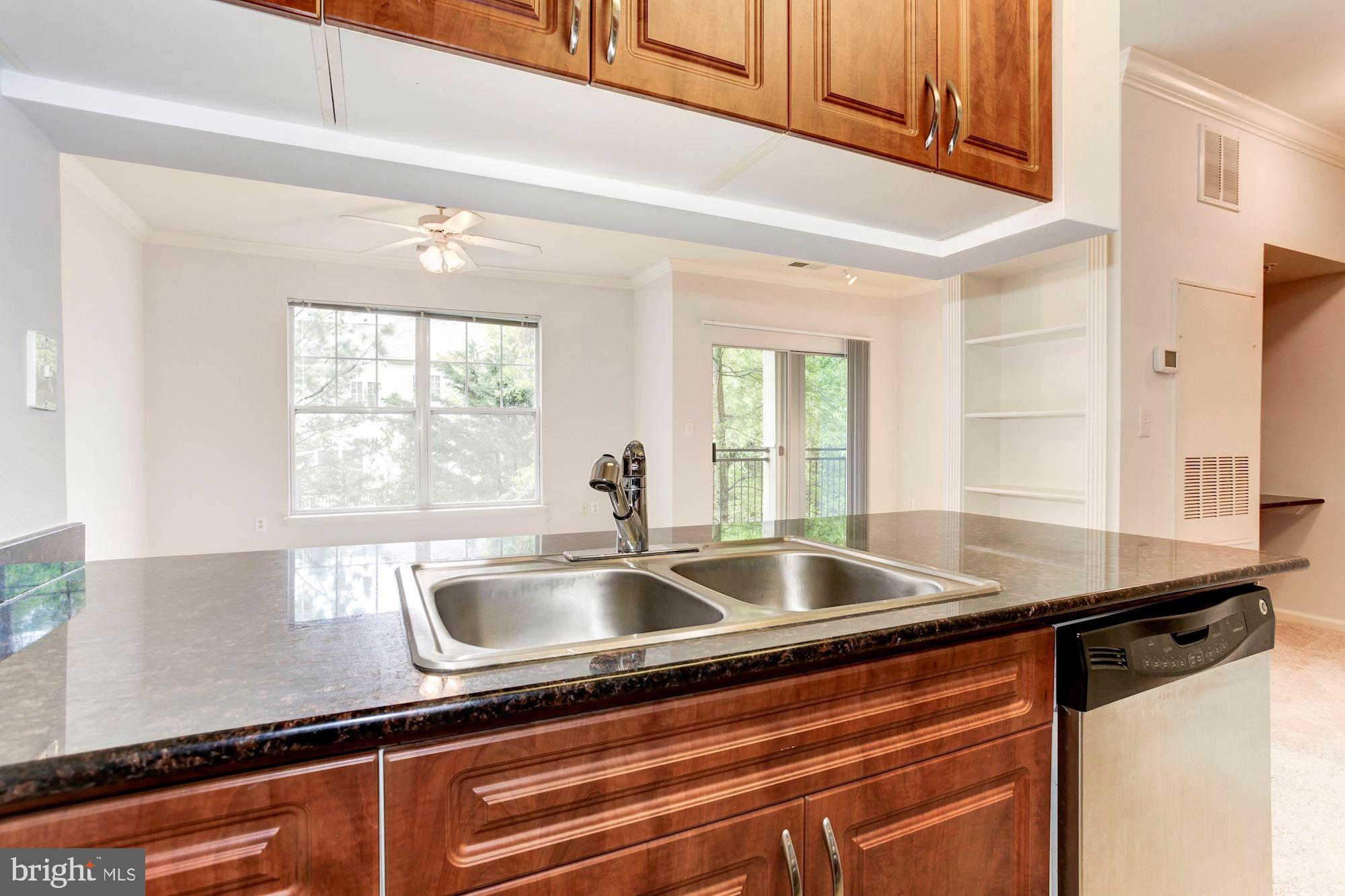 12128 Garden Ridge Lane, Unit 203 Fairfax, VA 22030 - Photo 9 of 40 Kitchen