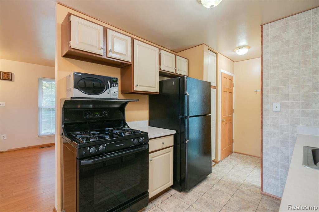 28446 Raleigh Crescent Drive Chesterfield, MI 48051 - Photo 11 of 24