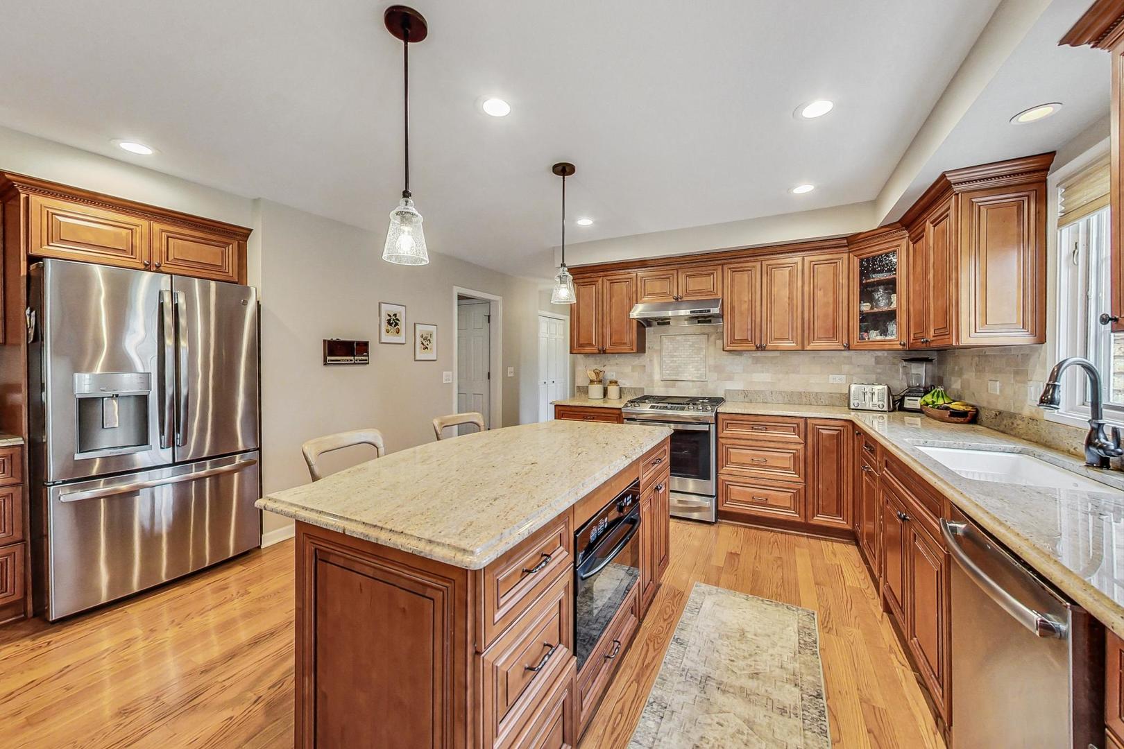 549 60th Place Burr Ridge, IL 60527 - Photo 12 of 66 Gallery Image 12