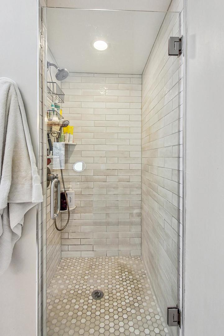 549 60th Place Burr Ridge, IL 60527 - Photo 32 of 66 Gallery Image 32