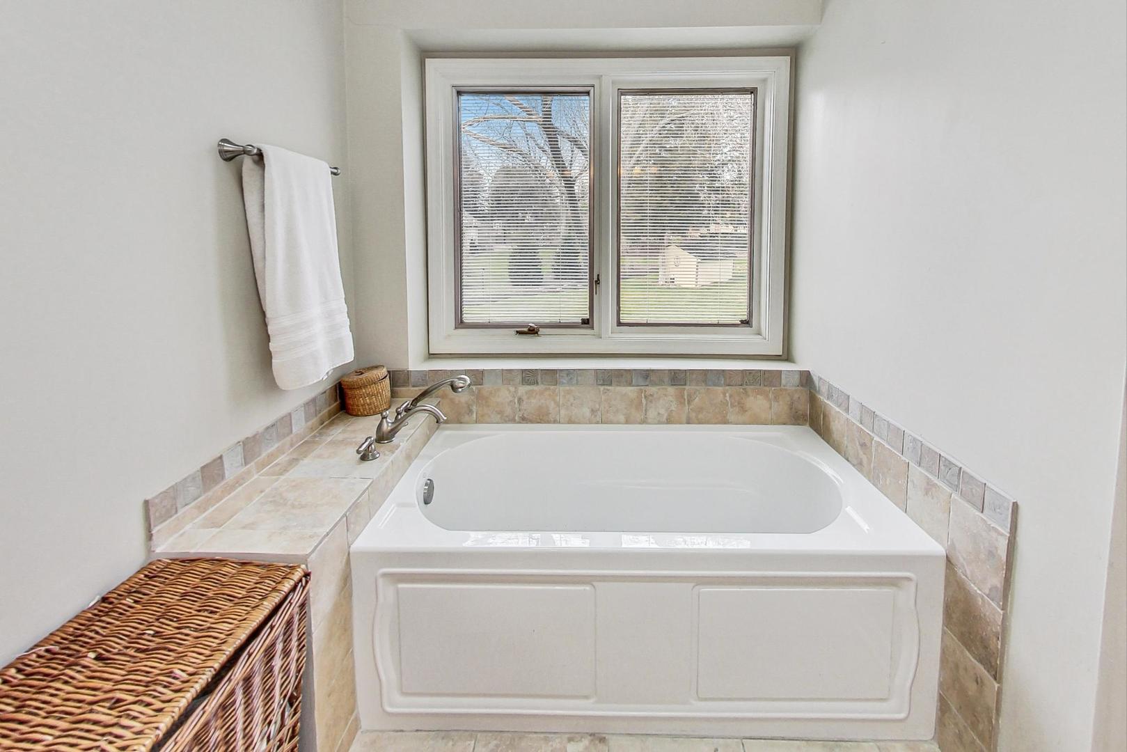 549 60th Place Burr Ridge, IL 60527 - Photo 33 of 66 Gallery Image 33