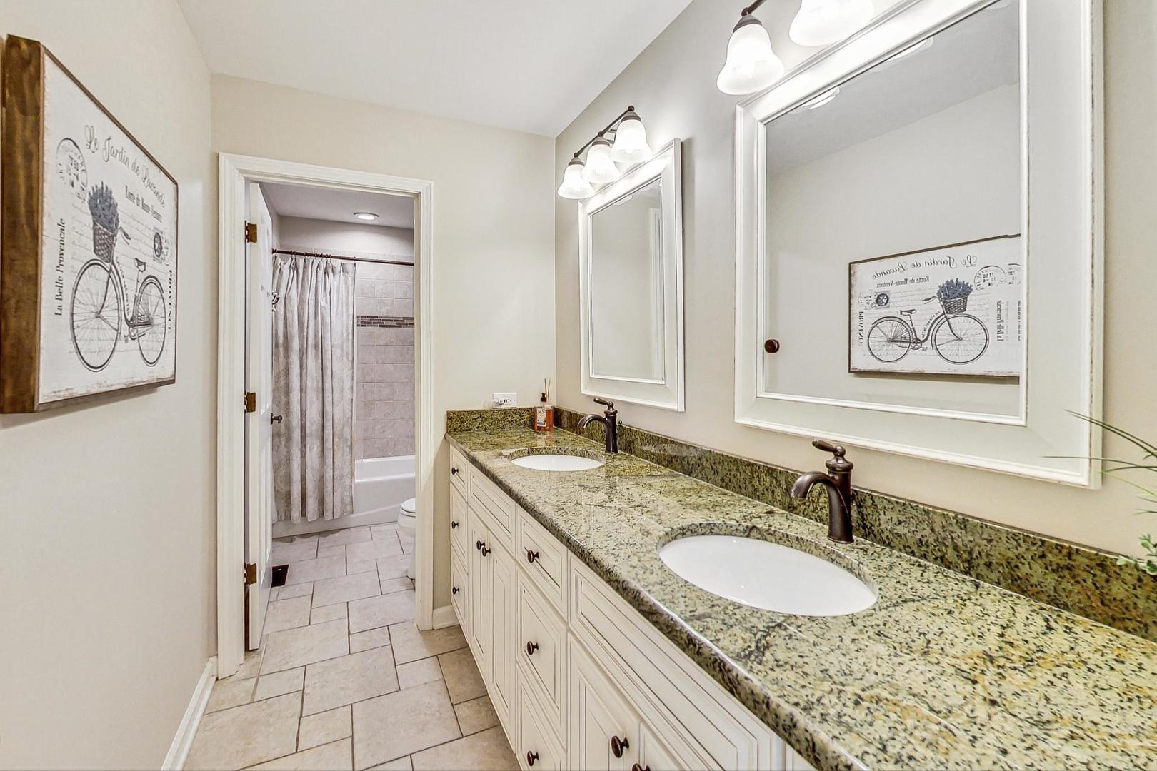 549 60th Place Burr Ridge, IL 60527 - Photo 37 of 66 Gallery Image 37