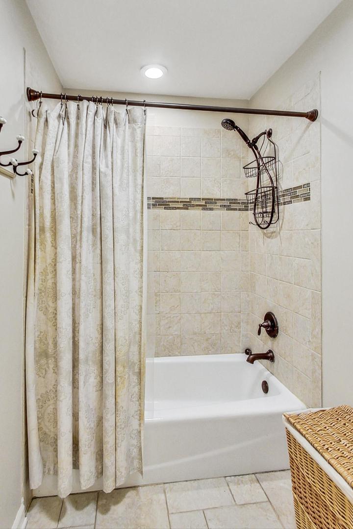 549 60th Place Burr Ridge, IL 60527 - Photo 38 of 66 Gallery Image 38