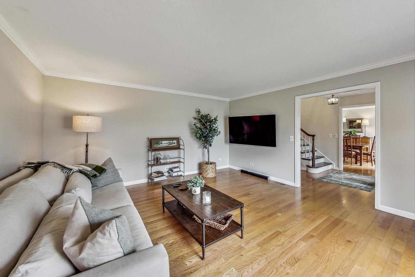 549 60th Place Burr Ridge, IL 60527 - Photo 9 of 66 Gallery Image 9