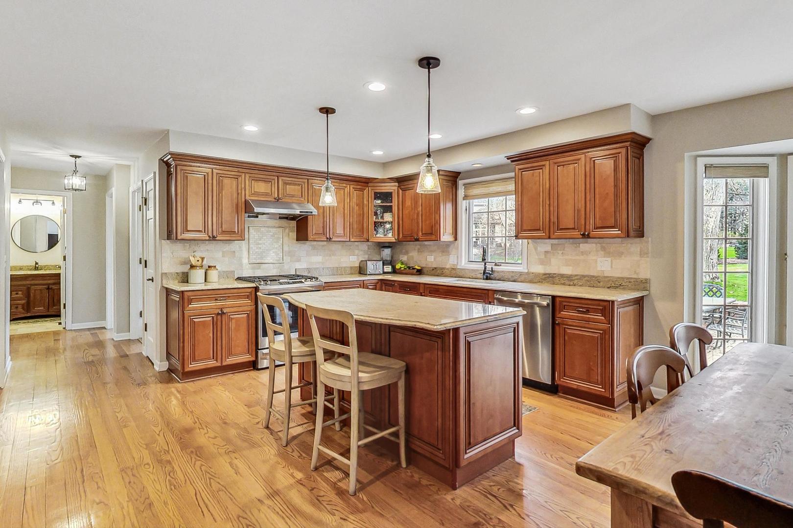 549 60th Place Burr Ridge, IL 60527 - Photo 10 of 66 Gallery Image 10