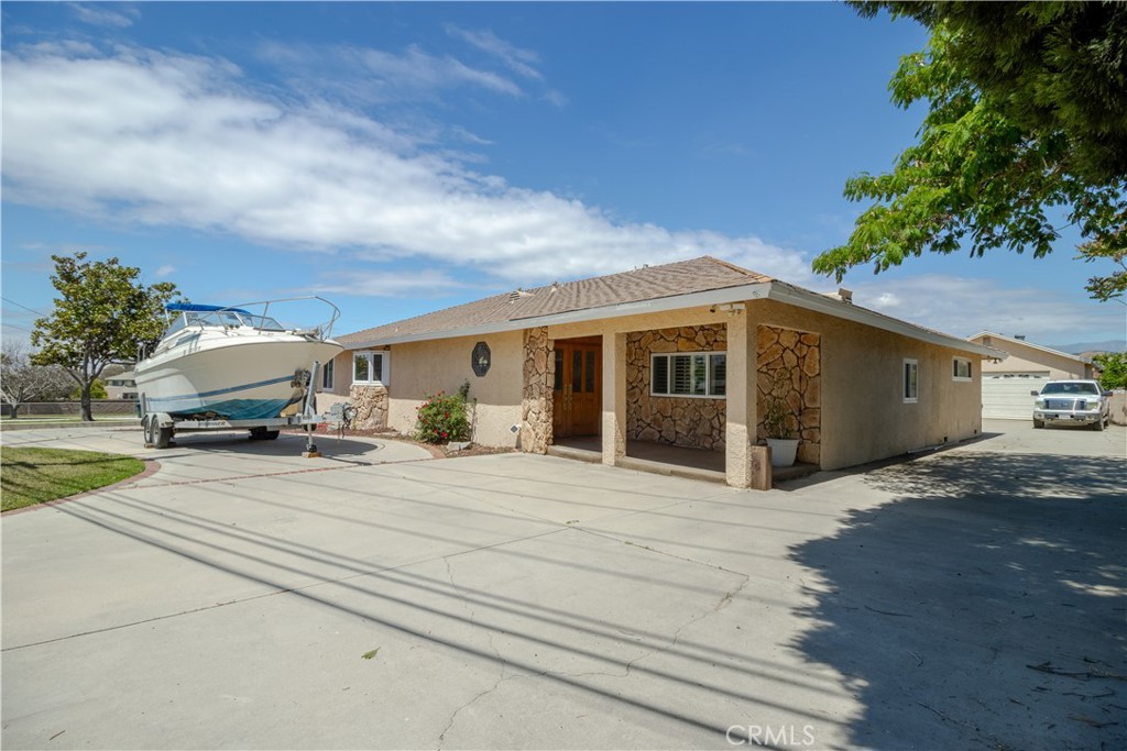 33288 Colorado Street Yucaipa, CA 92399 - Photo 2 of 35