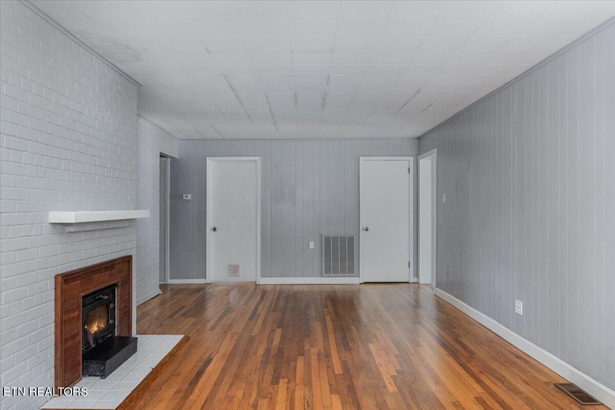 106 Venus Road Oak Ridge, TN 37830 - Photo 11 of 30 10-Family Room