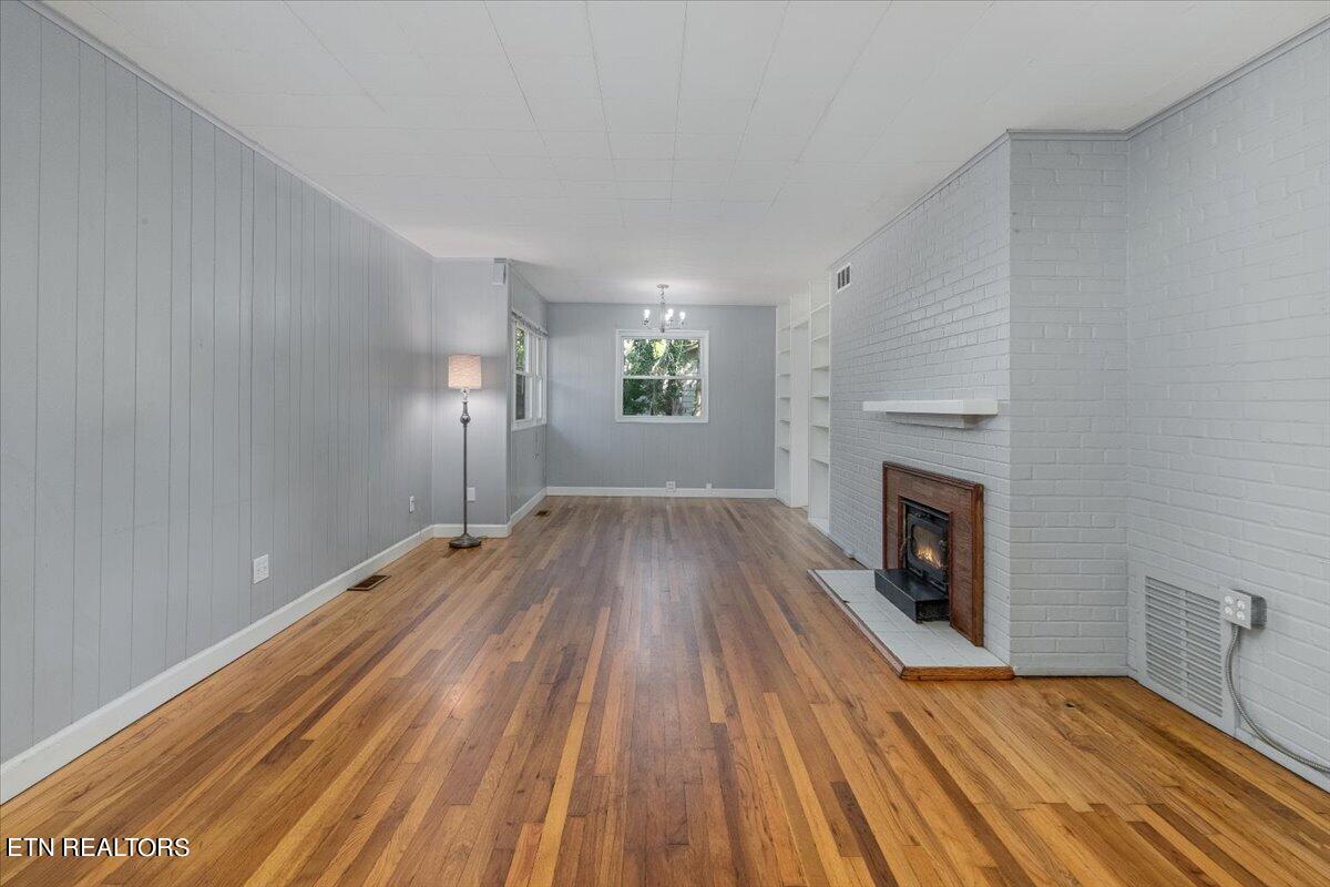 106 Venus Road Oak Ridge, TN 37830 - Photo 12 of 30 11-Family Room