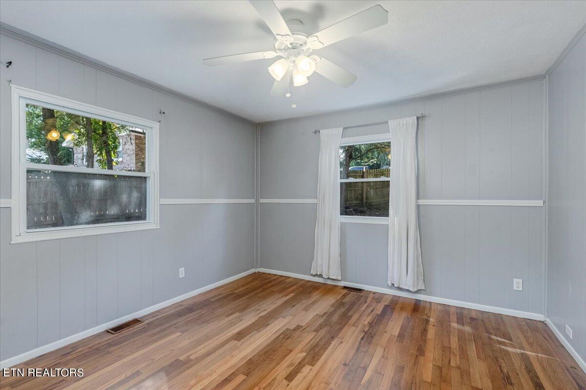 106 Venus Road Oak Ridge, TN 37830 - Photo 17 of 30 16-Bedroom 1
