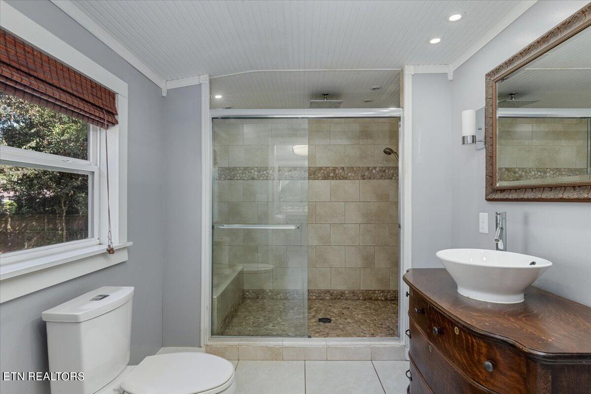 106 Venus Road Oak Ridge, TN 37830 - Photo 24 of 30 23-Bathroom 2