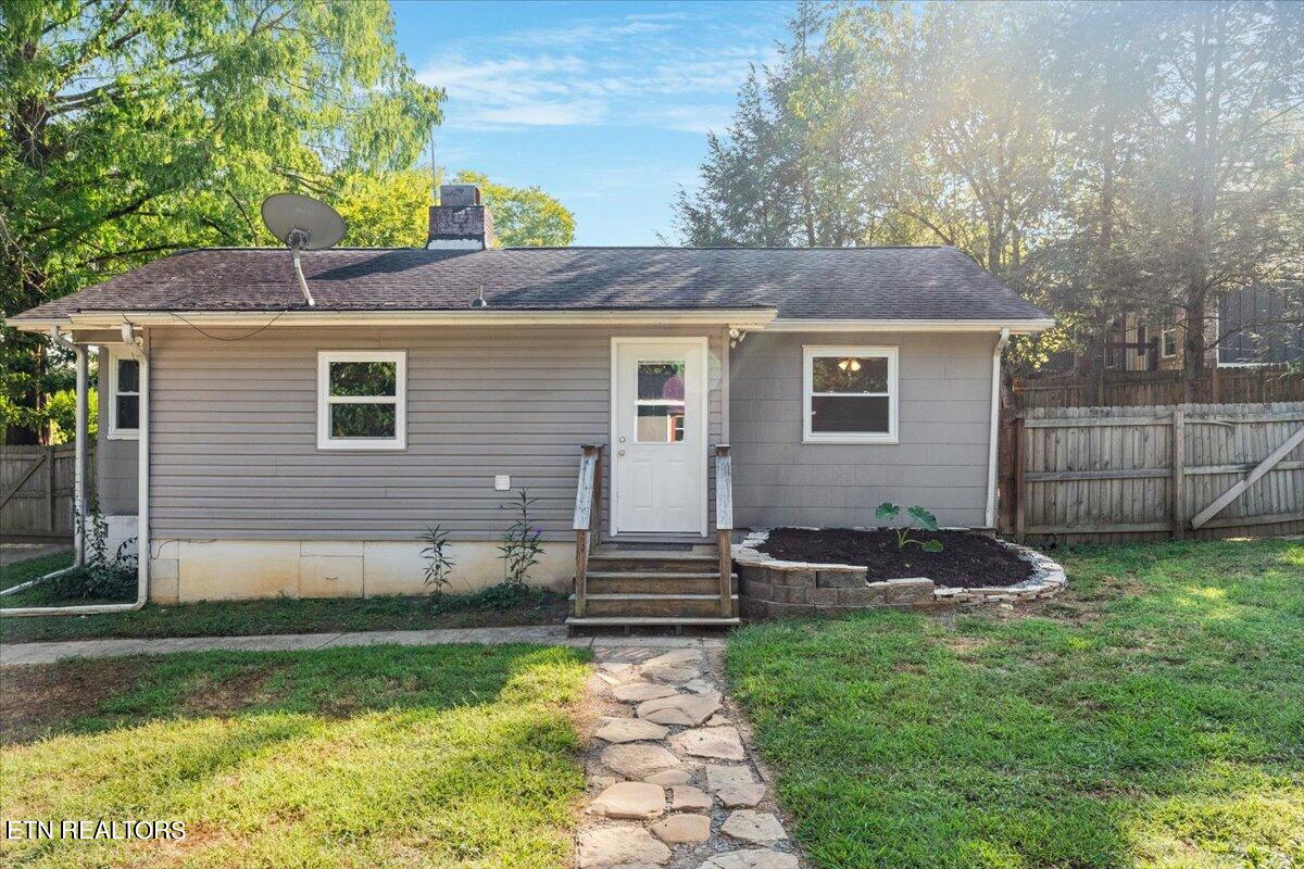 106 Venus Road Oak Ridge, TN 37830 - Photo 26 of 30 25-Exterior Back