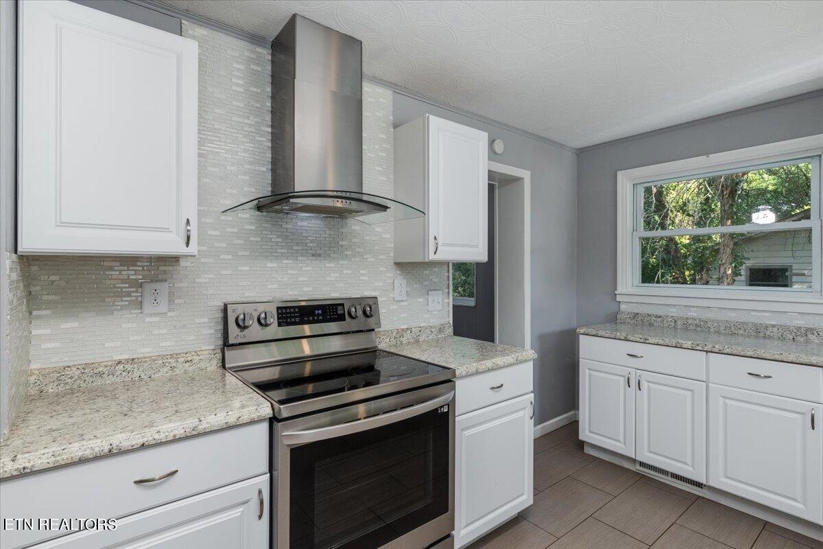 106 Venus Road Oak Ridge, TN 37830 - Photo 7 of 30 06-Kitchen